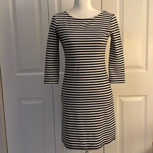 Old Navy SZ XS Black/ White Striped 3/4 Sleeve Stretch Dress